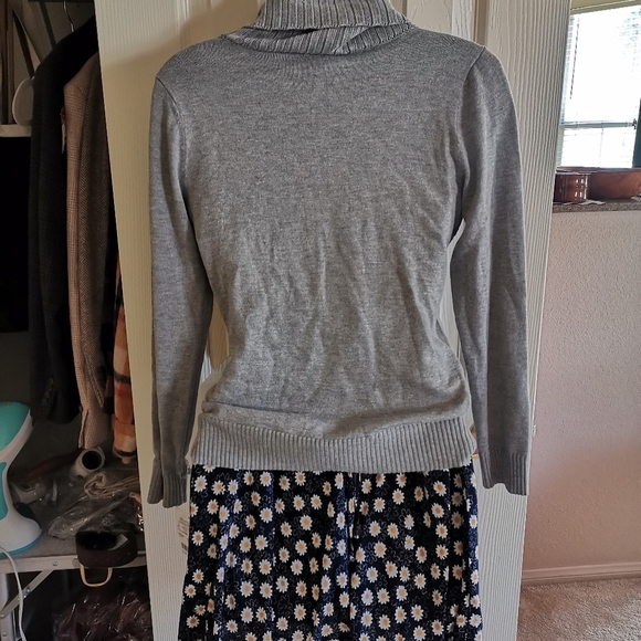 NY Collection Petite Grey Sweater - Picture 3 of 5